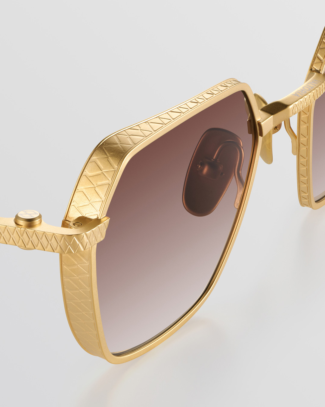 Gold Titanium