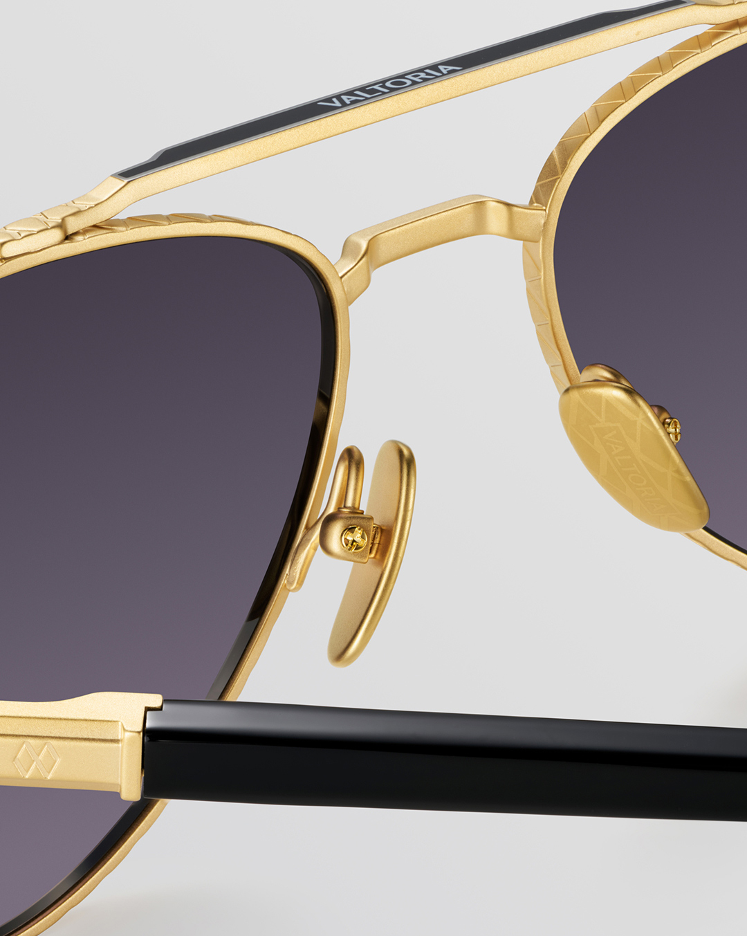 Gold Titanium