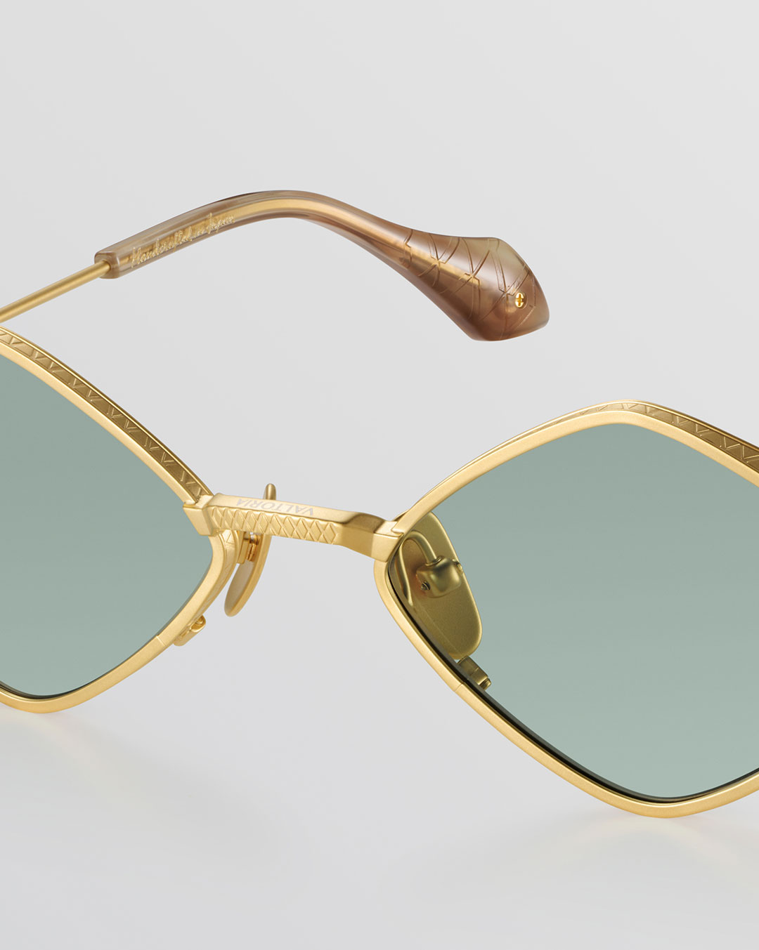 Gold Titanium