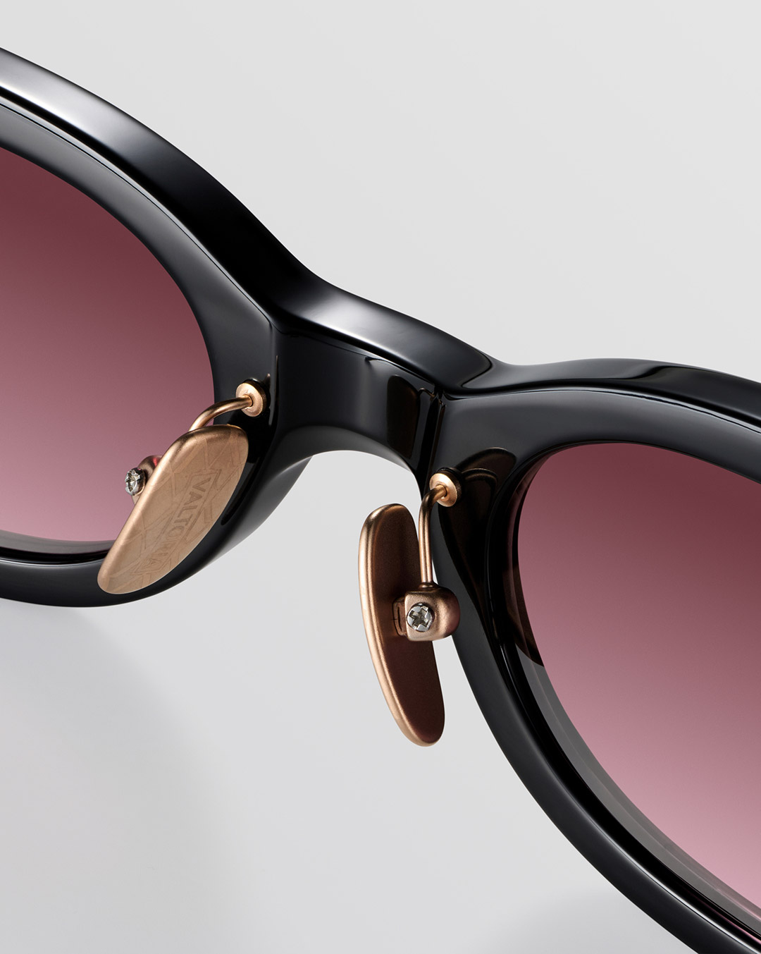 Black Glossy Berry