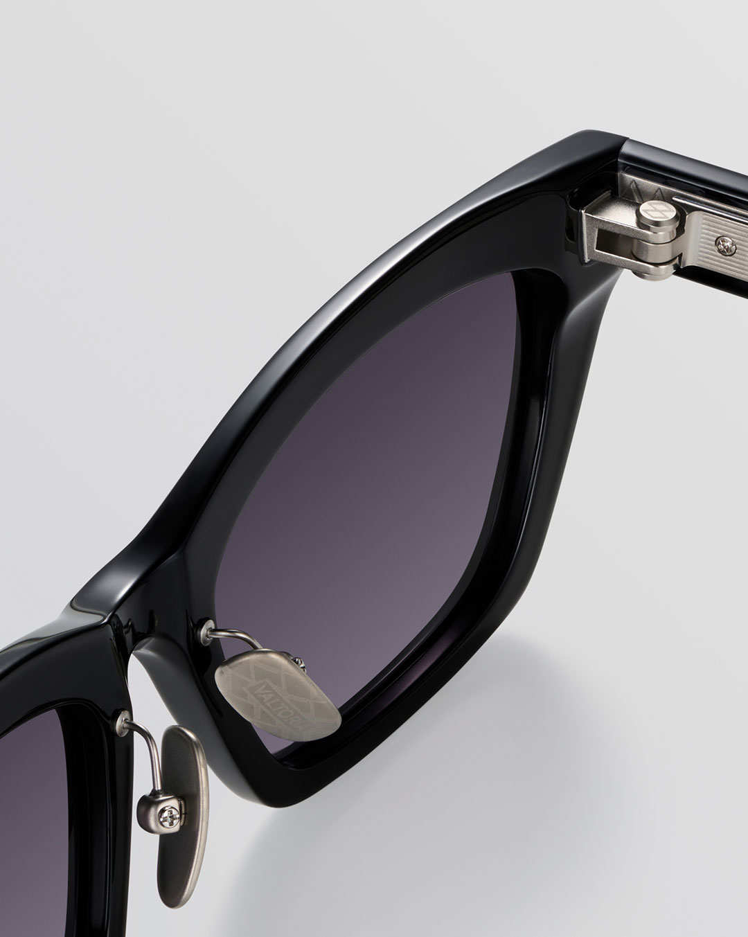 Black Glossy Grey