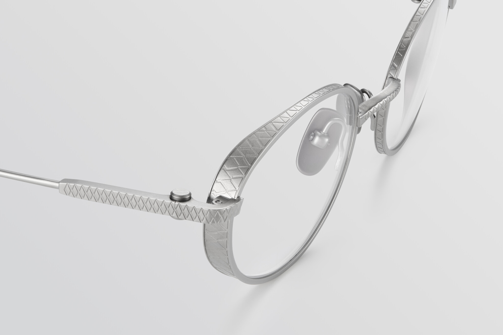 Valtoria Helios model Optics titanium