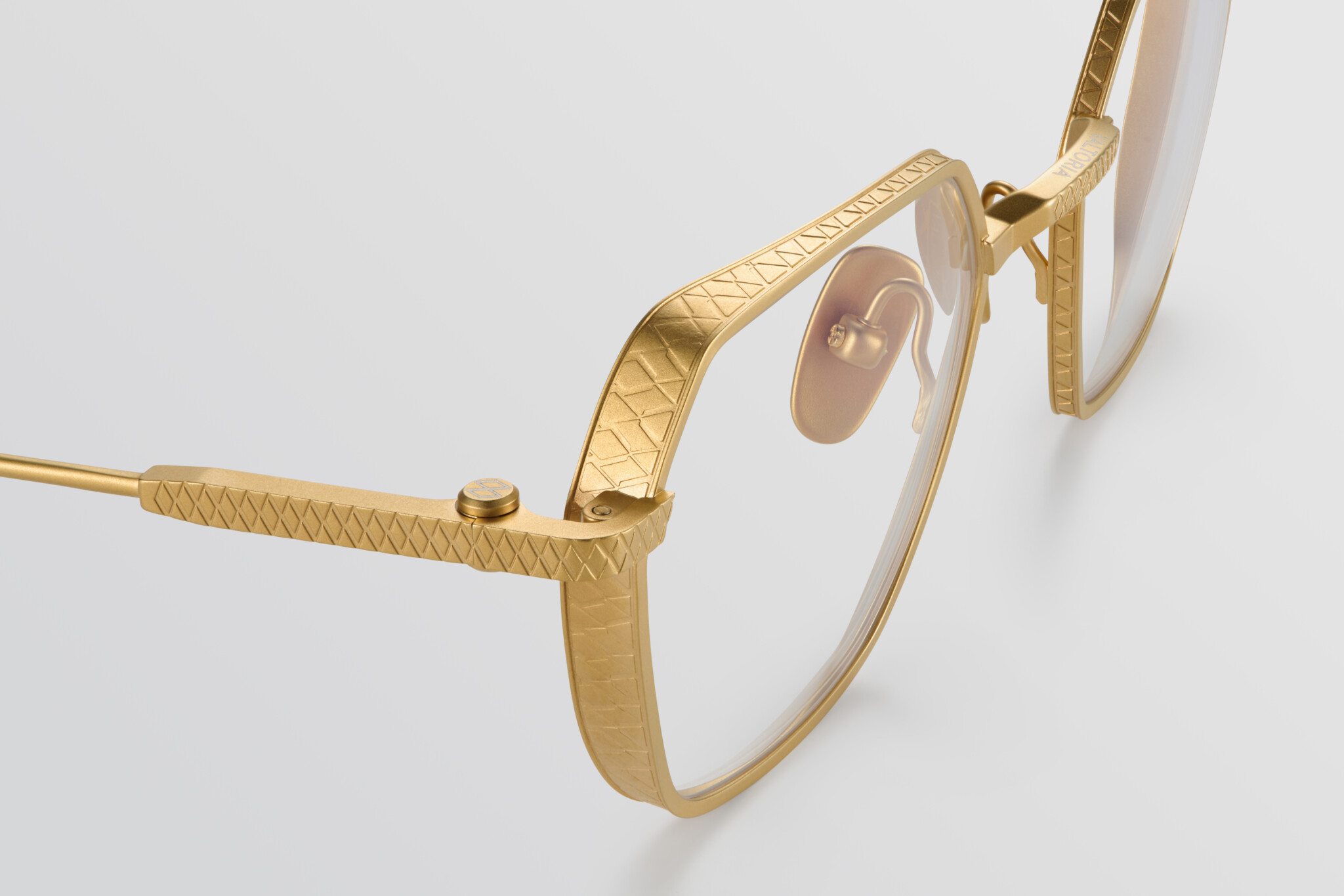 Valtoria, Gaby model, optics, gold titanium