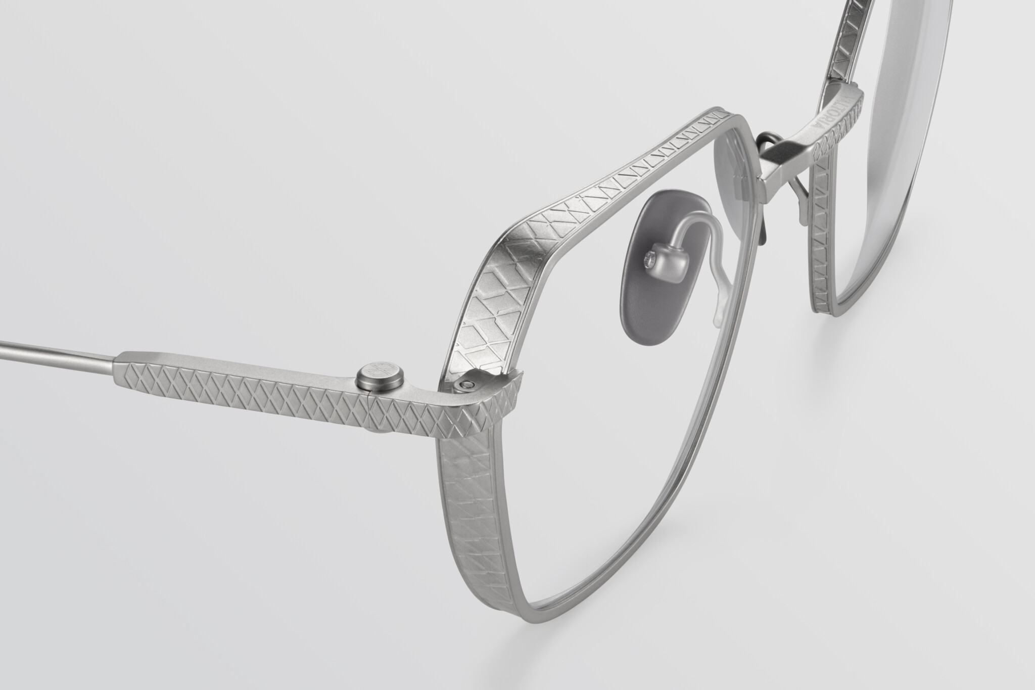 Valtoria Gaby model, optic titanium