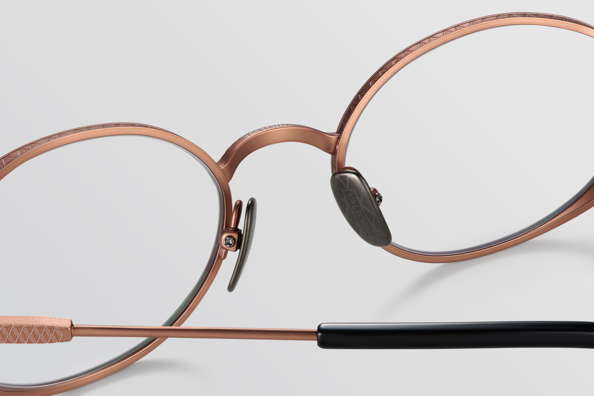 Valtoria Helios model Optics titanium 